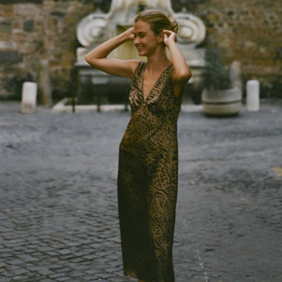 CIAO LUCIA | KRISTA LEOPARD MAXI SILK DRESS - Picture 3 of 4
